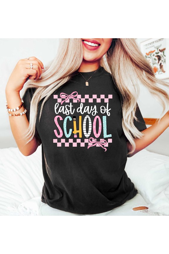 Last Day Of School Retro Shirt, Teacher Shirt, School T-Shirt, End Of School Tee, Happy Last Day Of School Crewneck,Teacher Gift Shirt SWEATSHIRT All Size S-5XL