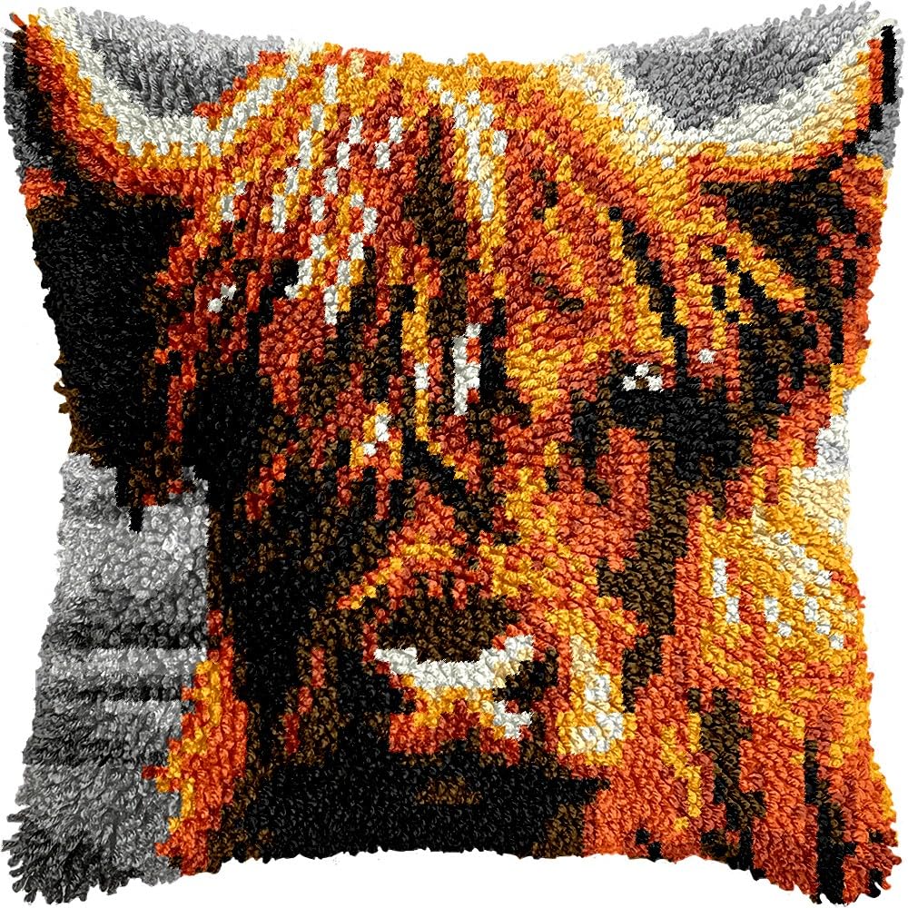 Latch Hook Pillow Kits Pillow Cover Pattern Highland Cow Printed Canvas Knitted Hooking Pillowcase Cushion Crafts Embroidery Crochet Home Decor Kits 17x17 inch(c171)