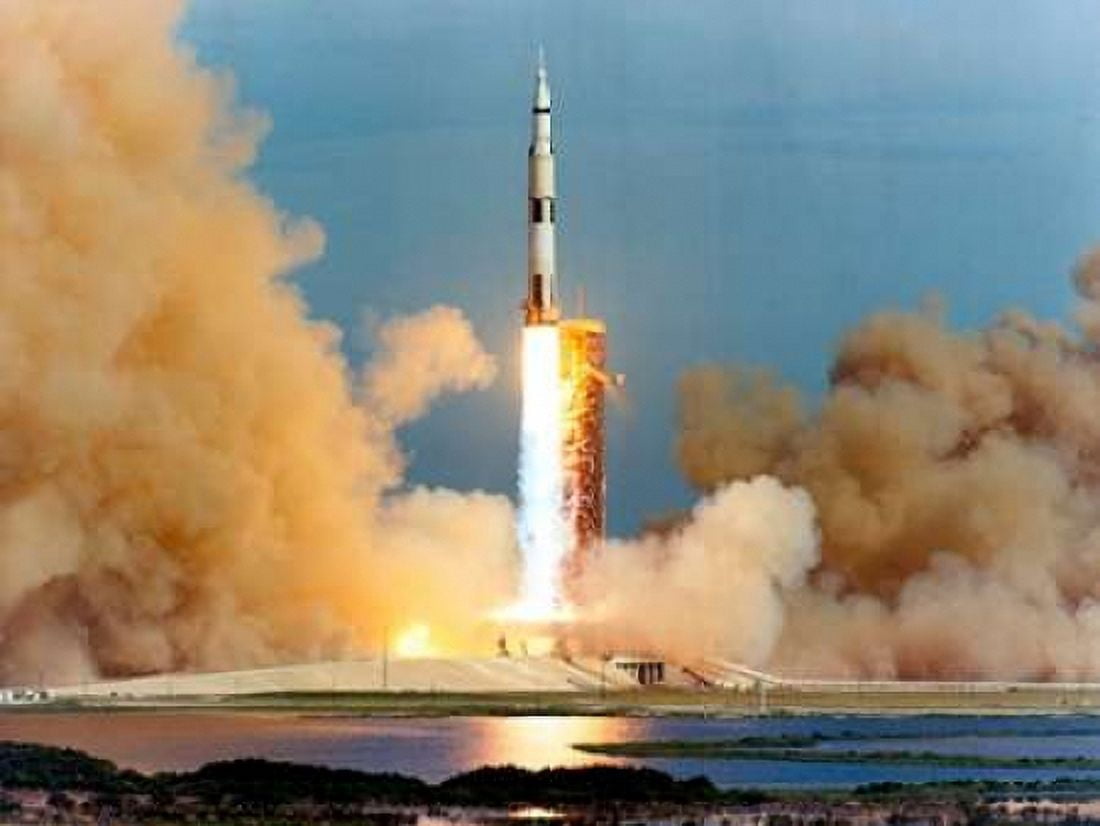 Launch of the Apollo 15 Mission to the Moon 1971 Canvas Art - NASA (18 x 24)