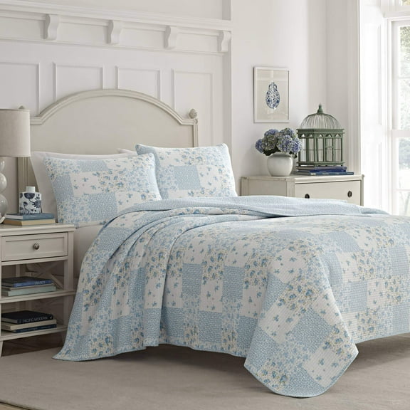 Laura Ashley Home | Kenna Collection | Luxury Premium Ultra Soft Quilt Coverlet, Comfortable 3 Piece Bedding Set, All Season Stylish Bedspread, Full/Queen, Cornflower