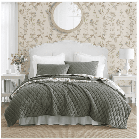 Laura Ashley Solid Diamond Stitch Velvet 4-Piece Quilt Set, Full/Queen - Dark Green