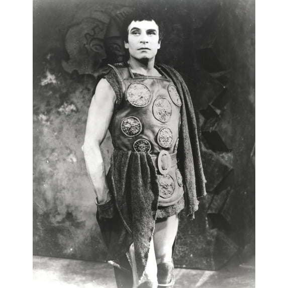 Laurence Olivier wearing armour Photo Print (24 x 30)