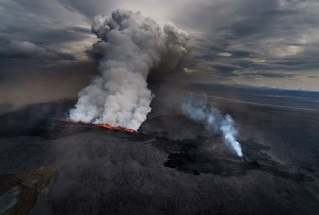 Lava and Plumes from the Holuhraun Fissure Iceland Canvas Art - Panoramic Images (18 x 12)