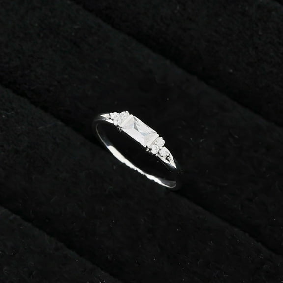 LavaJewelry, Ring Classic Square Design Moissanite, 925 Sterling Silver Ring, Ring for Woman, Size 4