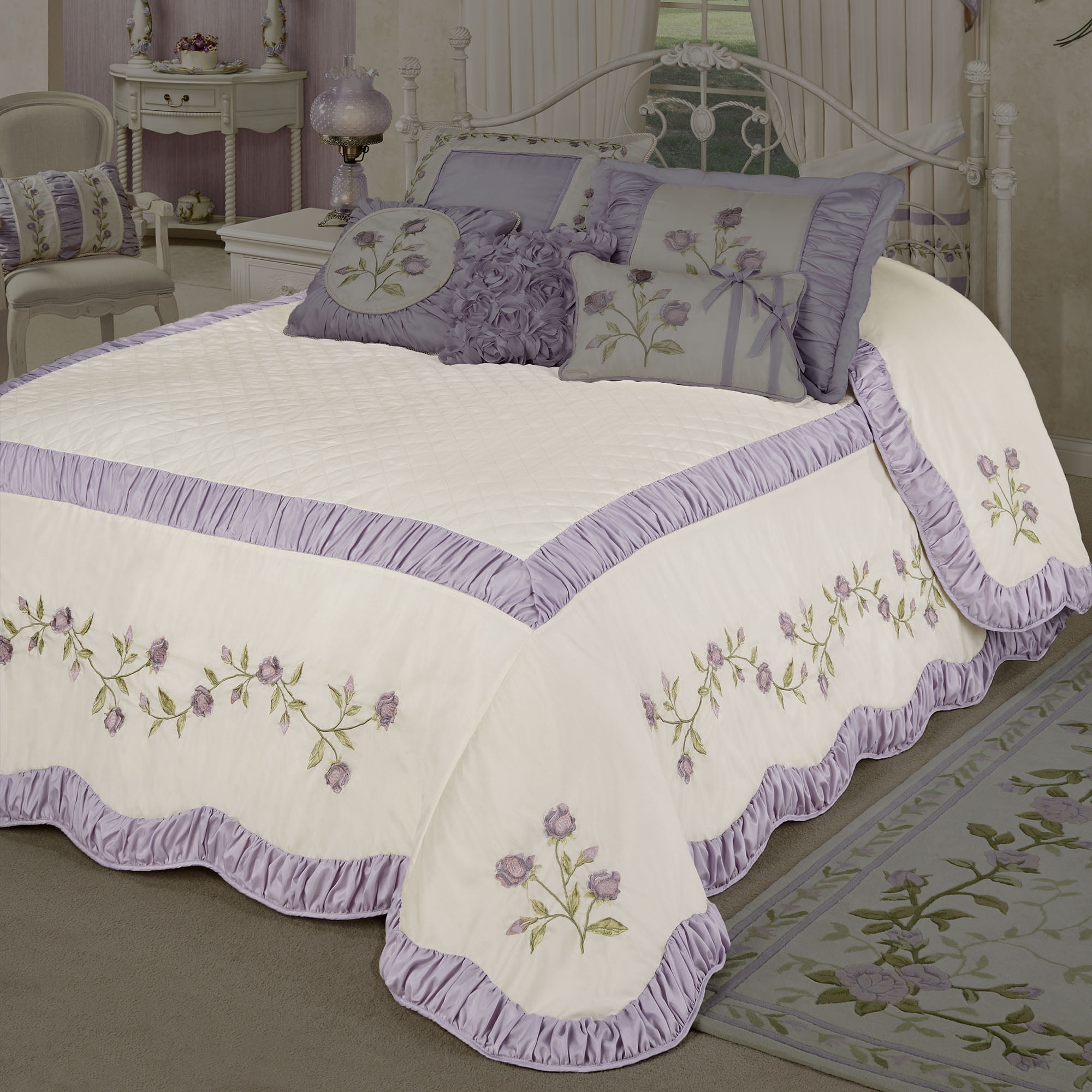 Lavender Rose Queen Bedspread Set with Floral Embroidery