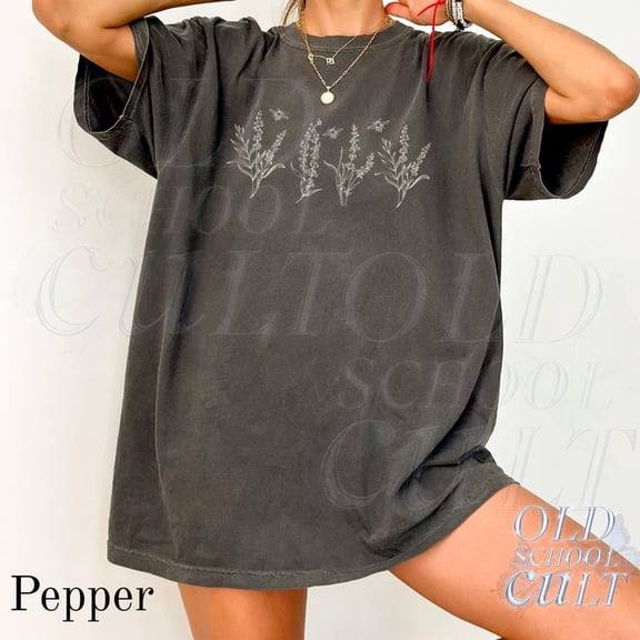 Lavender Vintage 90s Style Tshirt, Retro Y2k Flower Lovers Shirt, Bloom Shirt, Botanical Garden Lovers Shirt, Bee Mom Tee