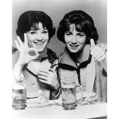Laverne And Shirley 24x36 Classic Hollywood Poster Classic Sitcom Cindy & Penny