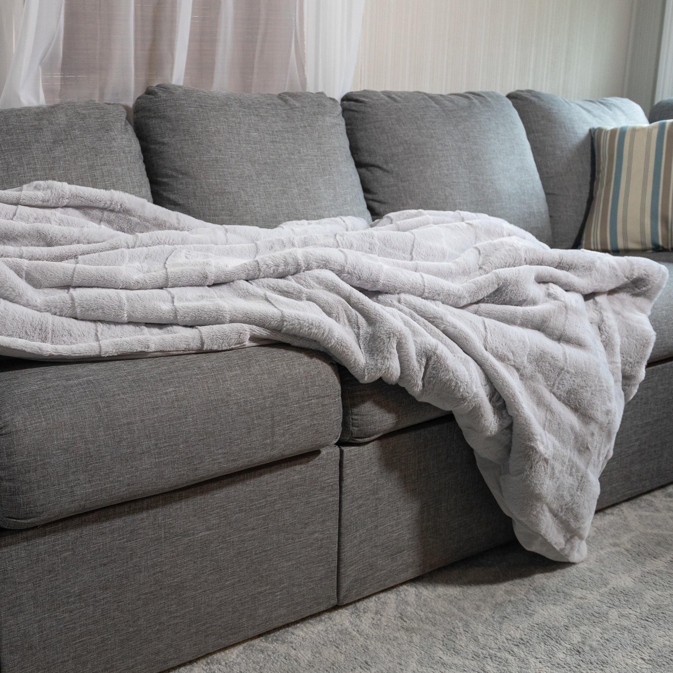 Lavish Home 60x80-Inch Faux Fur Blanket - Queen Size Bedding (Gray)
