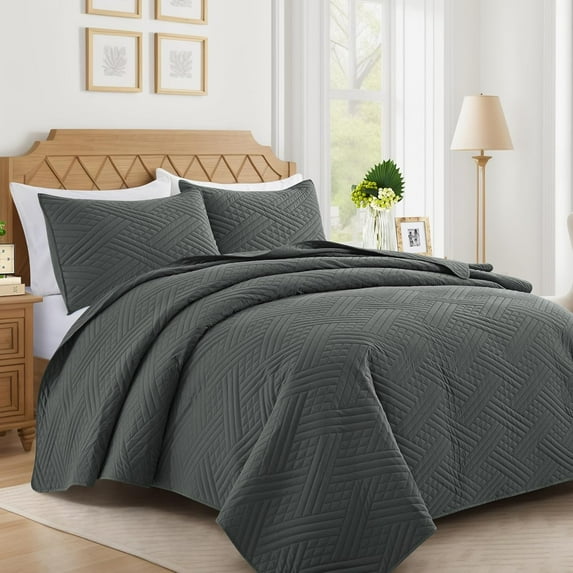 Lavsiry Dark Grey Quilt Oversized California King Size with Striped Pattern, Lightweight Soft Summer Thin Bedspread & Coverlet Bedding Set for All Seasons - 3 Piece(1 Quilt, 2 Pillow Shams)