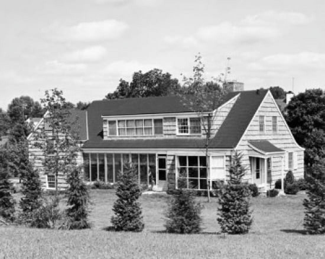 Lawn in front of a house Canvas Art - (18 x 24)