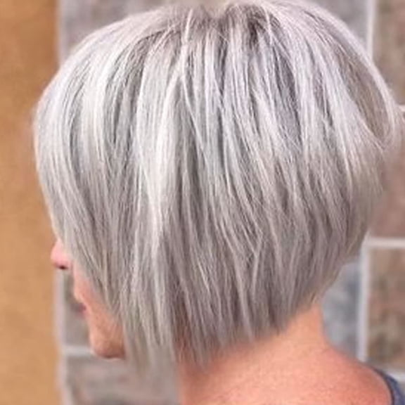 Layered Bob Short Gray Wigs for Women Mixed Gray Cute Straight Pixie Bob Wig Synthetic Haircuts Grey Side Part Inverted Bob Wig Natural