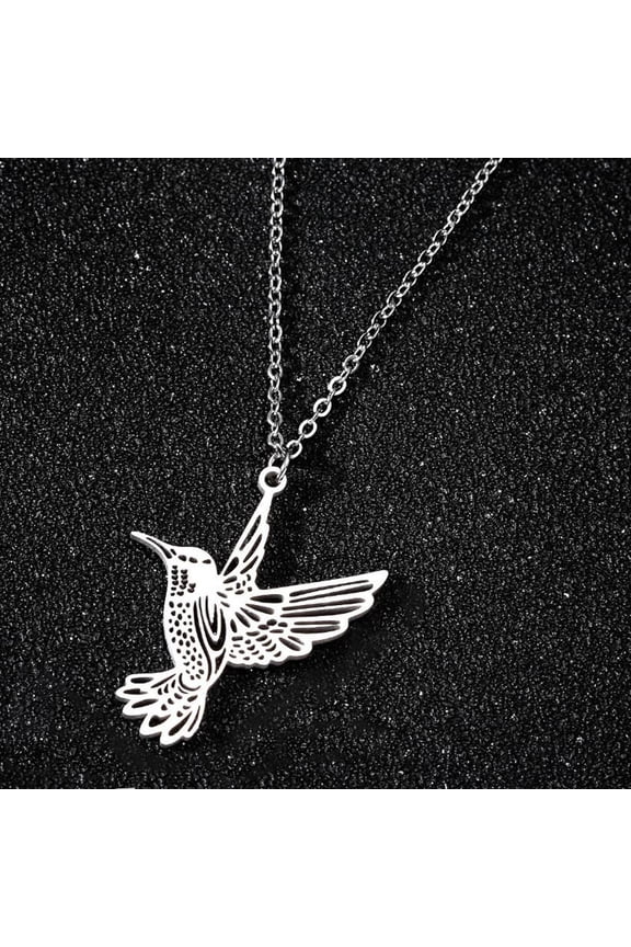 Layered Necklace – Trendy Gifts for Women Stainless Steel Hummingbird Pendant Clavicle Chain Women's Short Bird Swallow Simple Animal Necklace