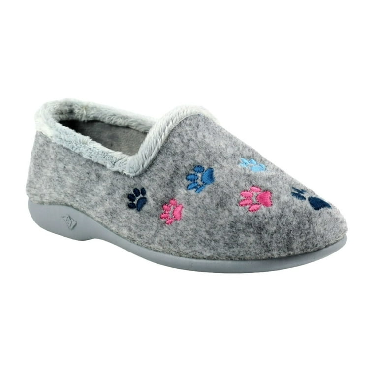 Paw print slippers 2025