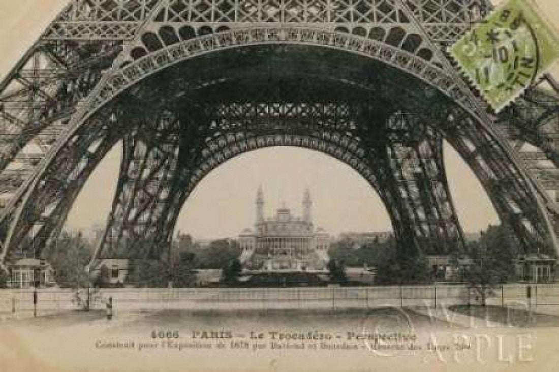 Le Base de la Tour Eiffel Canvas Art - Wild Apple Portfolio (12 x 18)