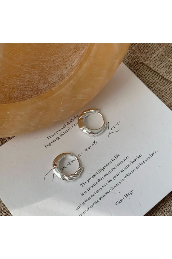 925 sterling silver swirling pattern earrings, an Instagram-inspired pair, offer ultimate luxury, minimalist chic, and complement any outfit, perfect for everyday wear.