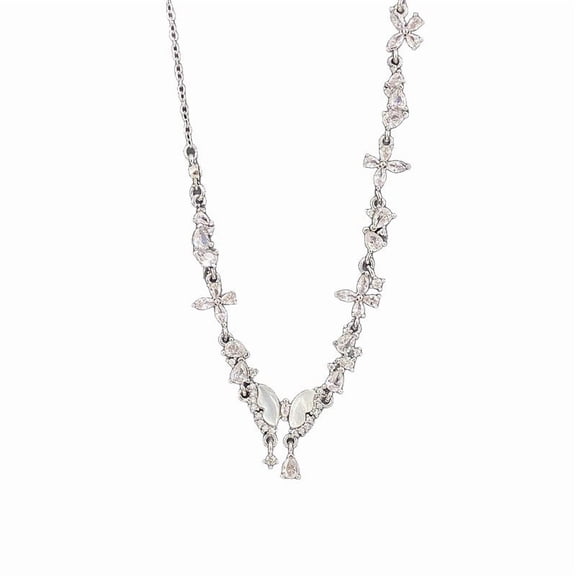 Leander Women's Full Diamond Mother-of-Pearl Butterfly Necklace, Irregular Butterfly Pattern, High-End Pendant Necklace, Clavicle Chain