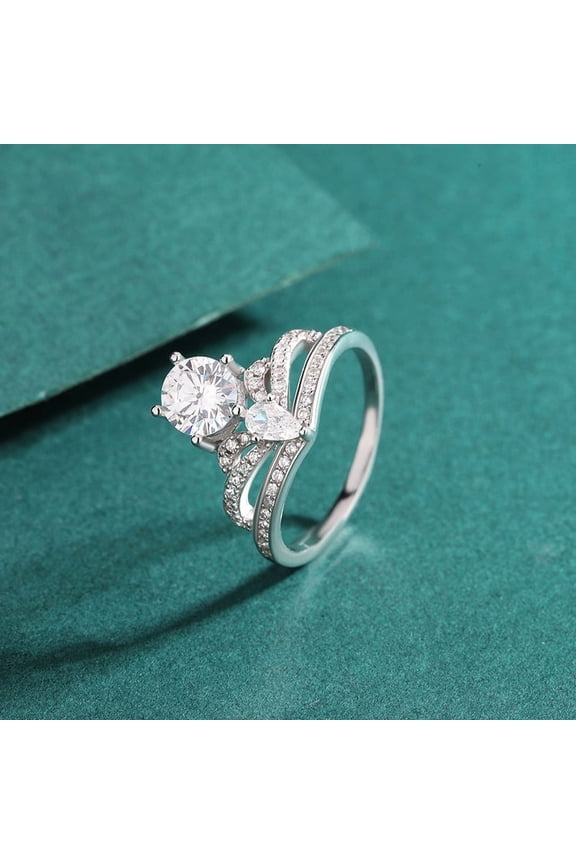 's 925 sterling silver crown ring, a vintage-style ring, is luxurious yet stylish and perfectly complements any outfit, perfect for everyday wear.