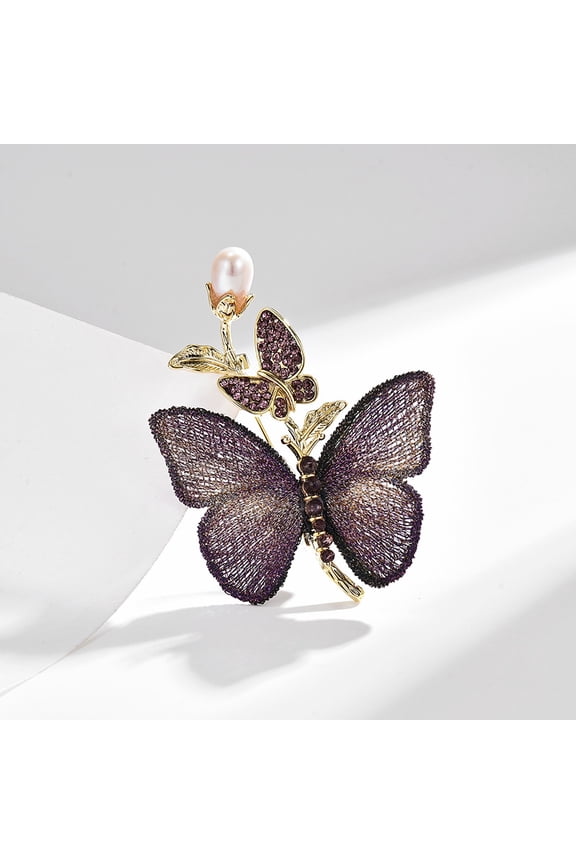 's elegant vintage embroidered fabric butterfly brooch, a personalized pearl pin brooch, and a stylish and elegant coat clip accessory, perfect for dinner or cocktail parties.