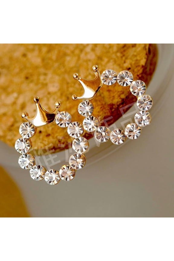 's stylish crown stud earrings are simple, stylish, and exquisitely beautiful, perfect for everyday wear and any outfit.
