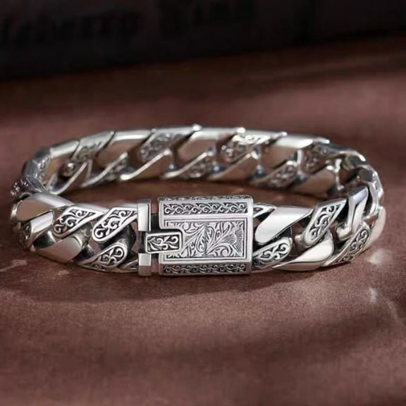 Leander's vintage men's personalized bracelet is luxurious and stylish, perfectly complementing any outfit and perfect for everyday wear.