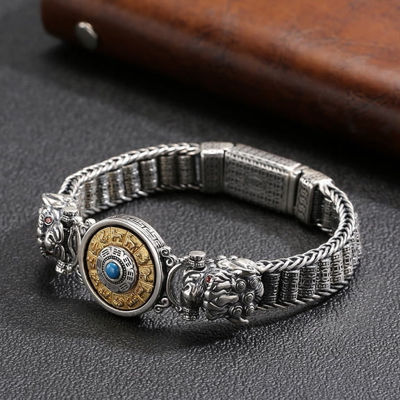 Leander's vintage men's personalized bracelet is a luxurious and stylish alternative, perfectly complementing any outfit. Available in sizes 18-22 cm, it's perfect for everyday wear.