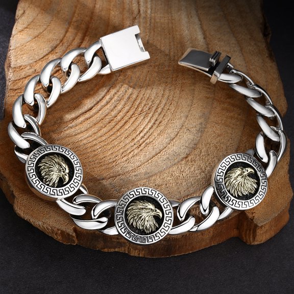 Leander's vintage men's personalized bracelet is a luxurious and stylish alternative, perfectly complementing any outfit and perfect for everyday wear. Available in sizes 18, 20, or 22 cm.