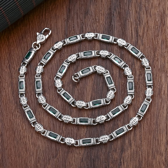 Leander's vintage men's statement necklace is a luxurious and stylish alternative, perfectly complementing any outfit and perfect for everyday wear.