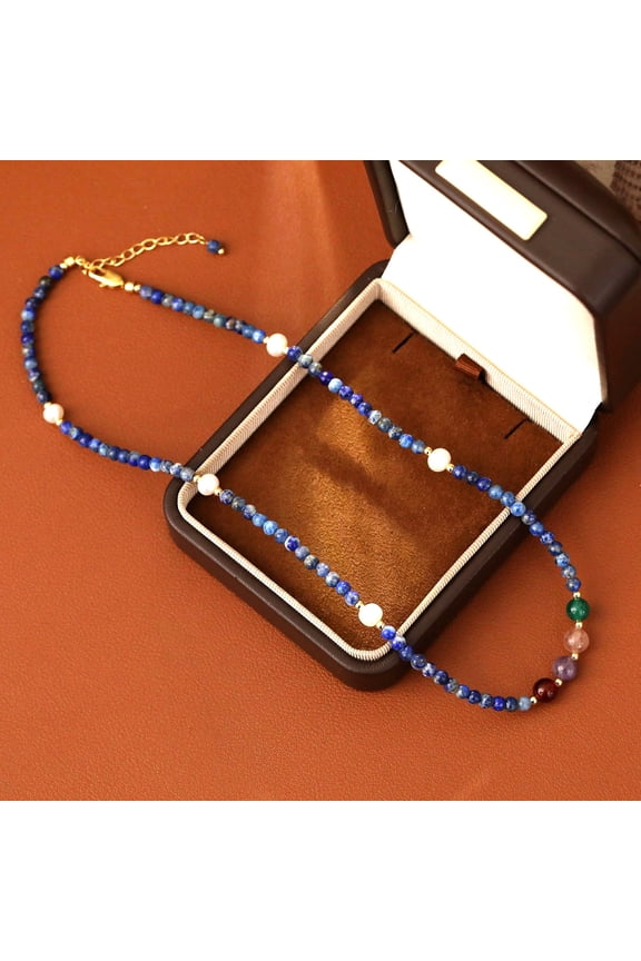 's vintage natural lapis lazuli necklace and dopamine crystal clavicle necklace are versatile, simple and stylish, perfect for everyday wear, ceremonial occasions, or special occasions.