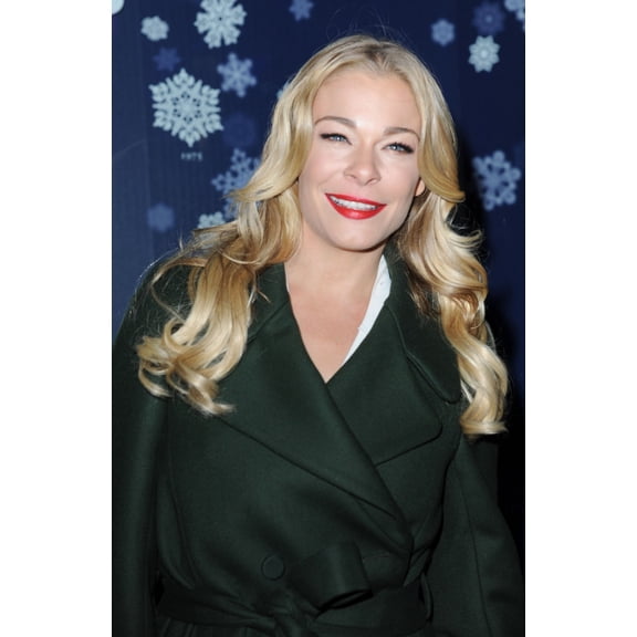 Leann Rimes In Attendance For 82Nd Annual Rockefeller Center Christmas Tree Lighting Rockefeller Center New York Ny