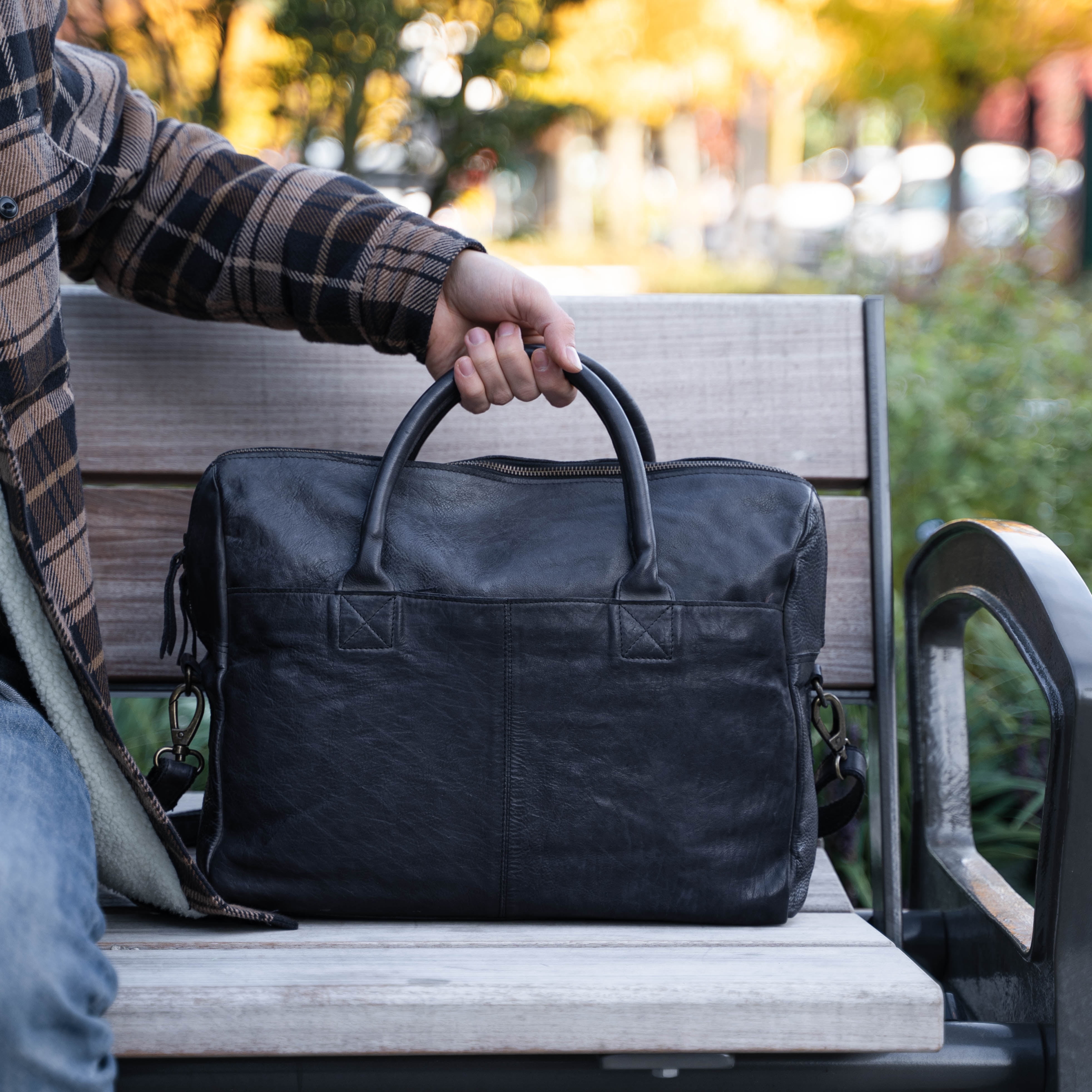 WSZMD Men's Bag Fashion Shoulder For Man Business Briefcase For 14Inch  Casual Large Capacity Handbag Male，Leather Messenger Bag (Color : Black,  Size : 38x7x27cm) : : Fashion
