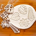 thumbnail image 1 of Leaveforme DIY Leaves Shape Cookie Cutters Plastic Bread Baking Biscuit Molds Kitchen Accessories, 1 of 8