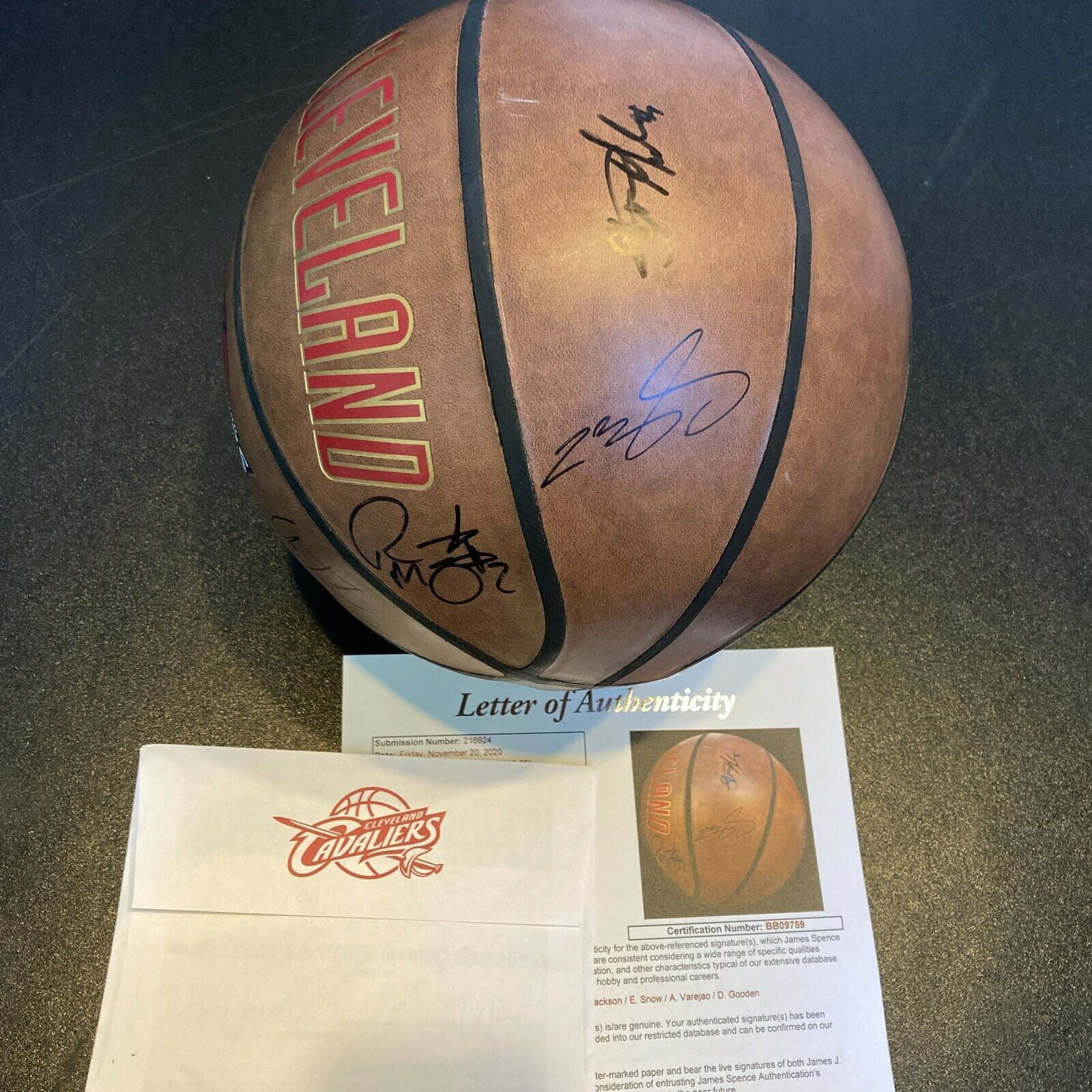 Lebron James 200506 Cleveland Cavaliers Team Signed Basketball JSA COA