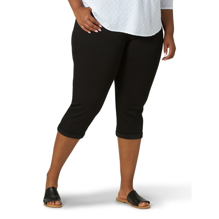 Lee Women's Plus Size Flex Motion Regular Fit Roll Cuff Capri