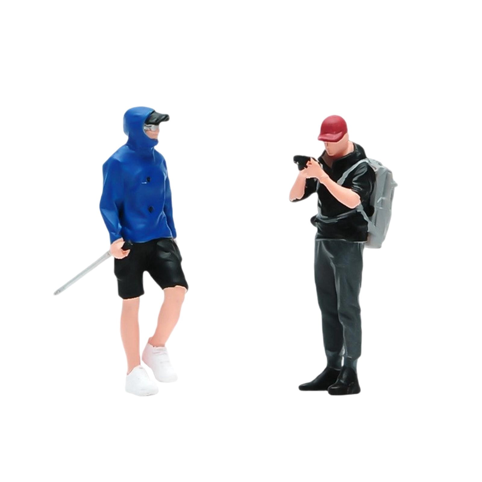 LeeQinersw 2 Pieces 1/64 Male Figures Resin Hiking People Figurines for Miniature Scene