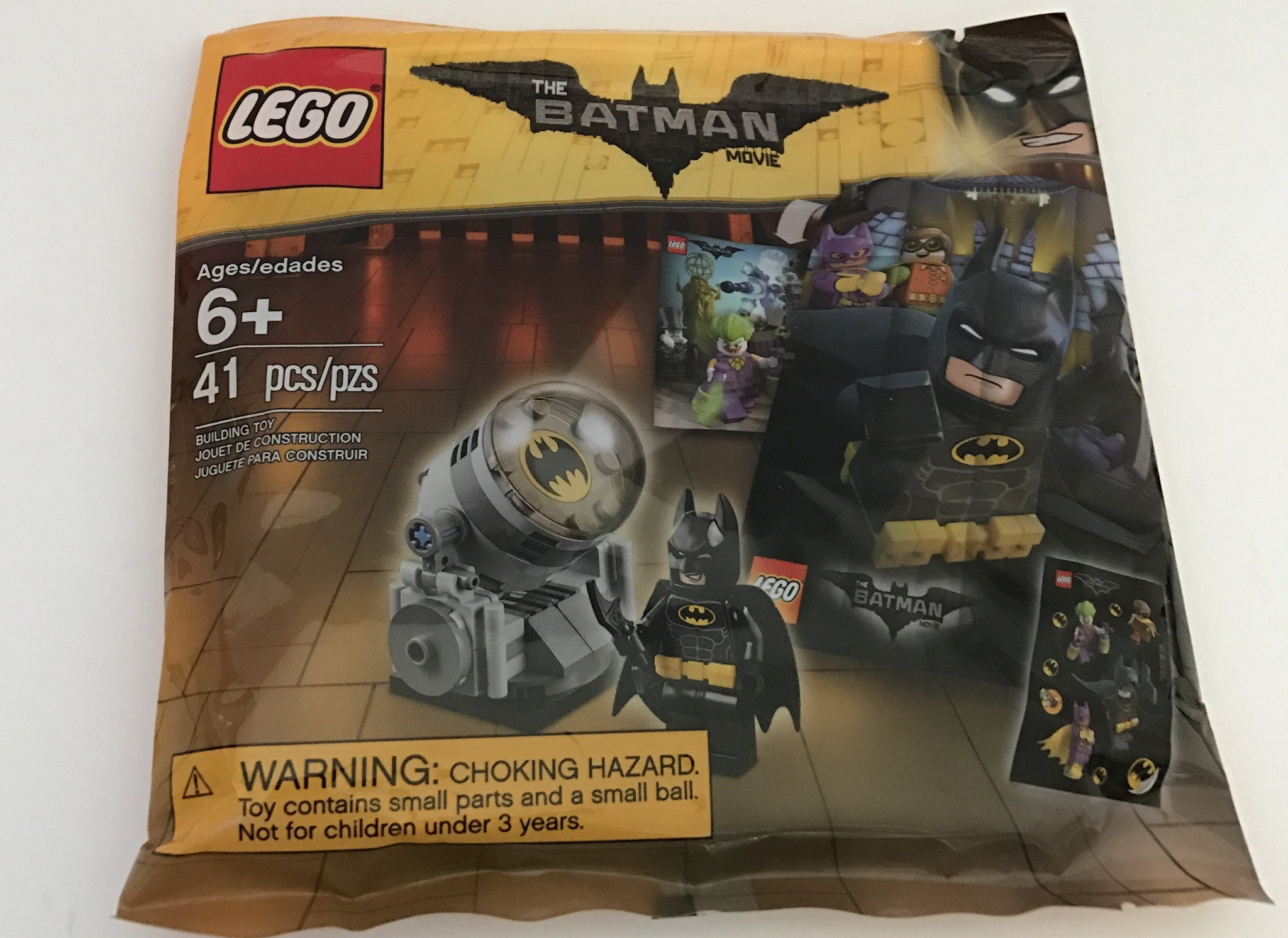 Minifigura do filme Batman lego - Batman c/ Cinto Utilidades e Microfone ( Batman Batendo Códigos) em Promoção na Americanas
