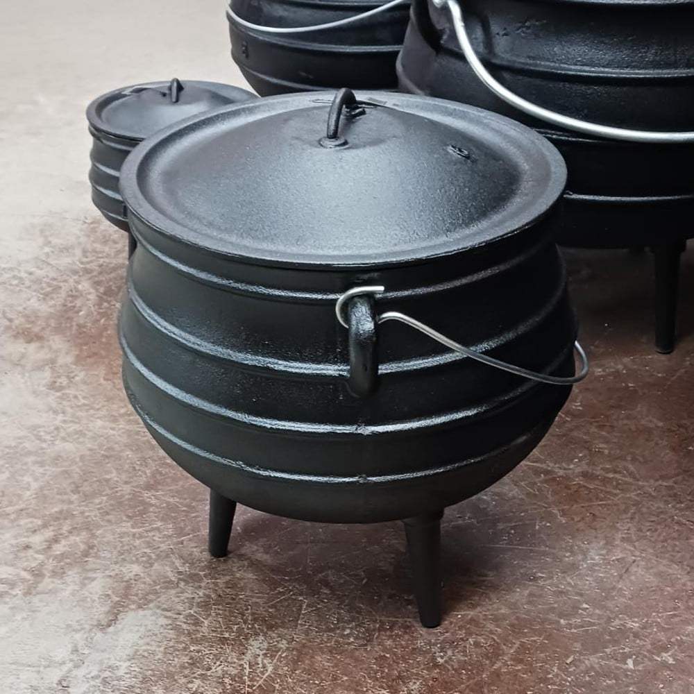 Cast Iron Lodge Three Legged Bean Pot/Dutch Oven Fire Pit Pot
