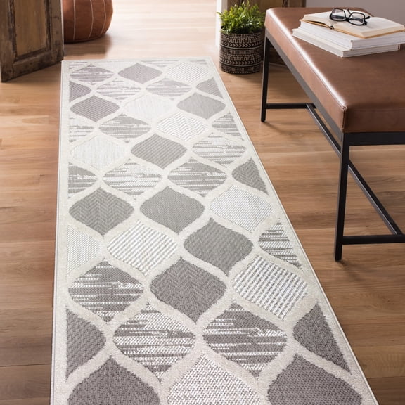 Leick Home Laurus Gray and Ivory 2' x 8' Runner Quatrefoil Indoor/Outdoor Area Rug