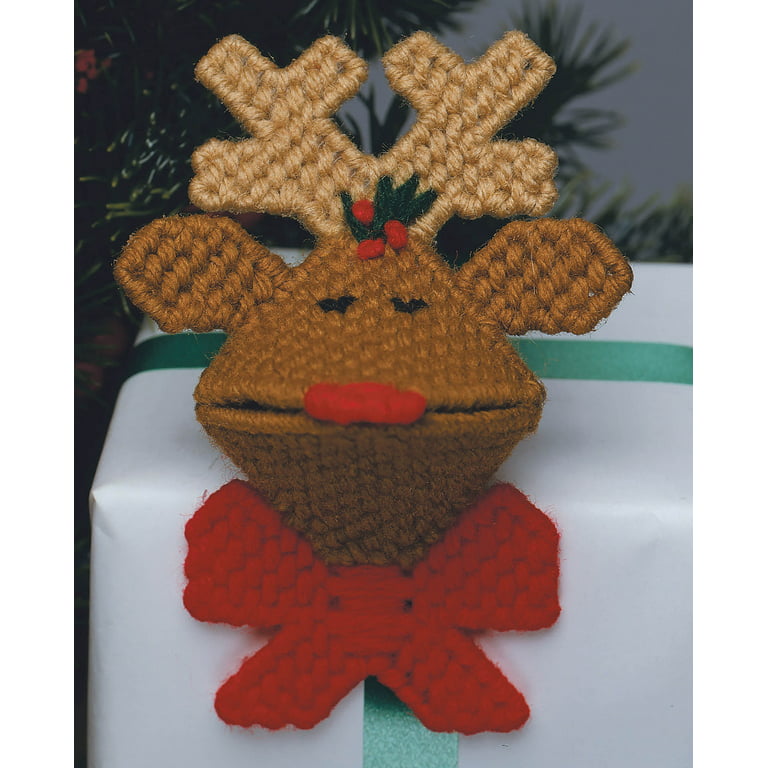 The Magic of Christmas: 37 Holiday Plastic Canvas Projects [Book]
