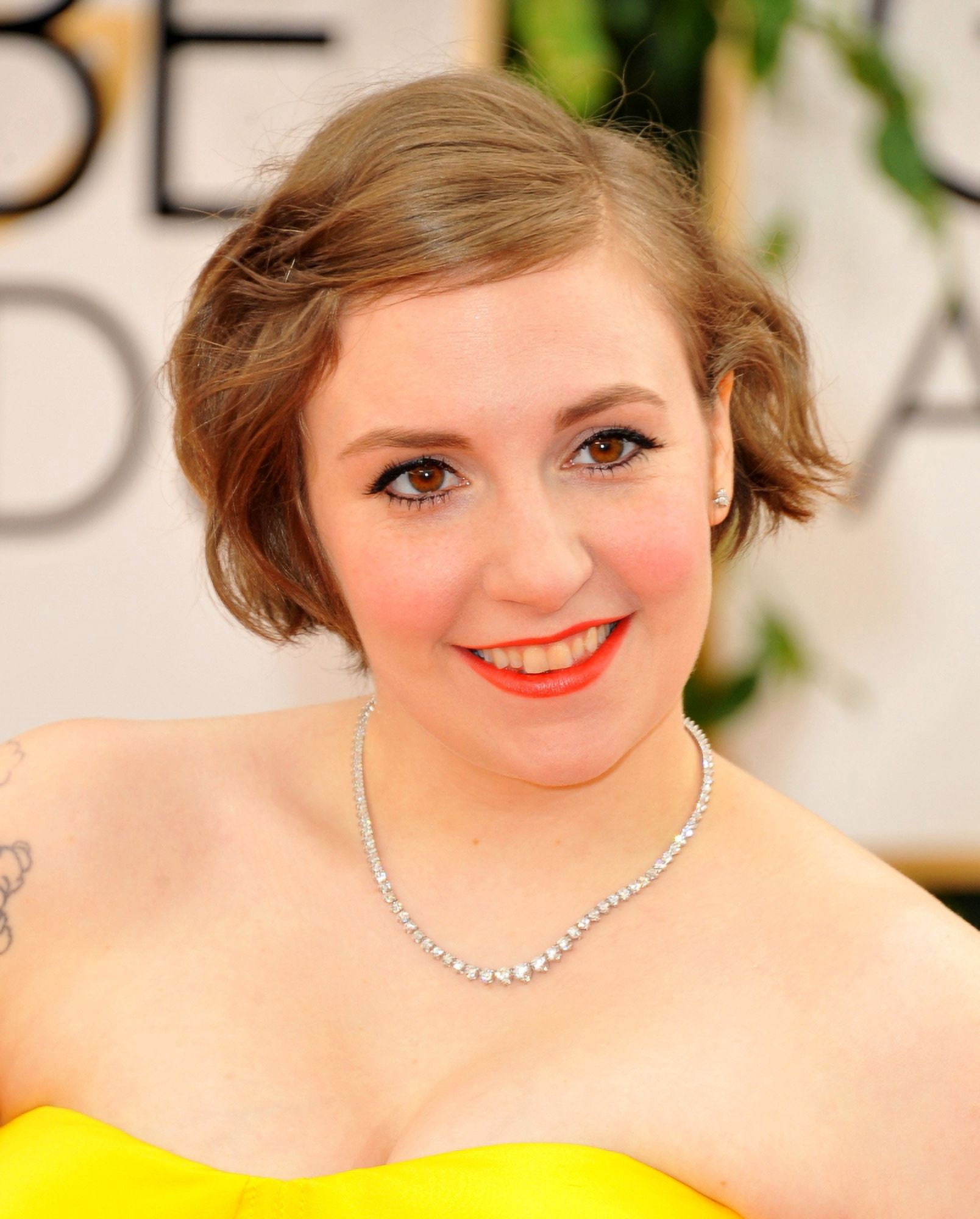 Lena Dunham At Arrivals For 71St Golden Globes Awards - Arrivals 2 Canvas Art -  (16 x 20)