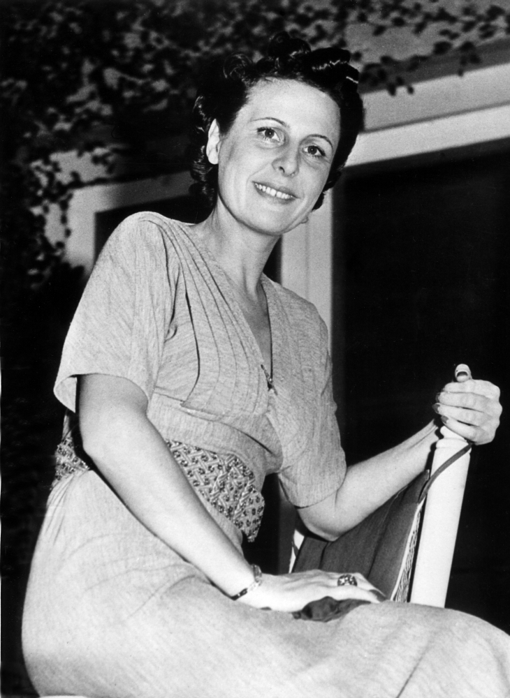 Leni Riefenstahl Visits Hollywood Canvas Art - (16 x 20)