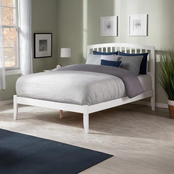 Leo & Lacey Queen Spindle Platform Bed in White
