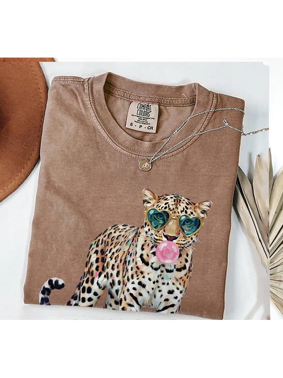 Leopard Bubble Gum Graphic Comfort Colors Shirt, Cool Cheetah With Sunglasses Tee, Trendy Animal Lover T-Shirt
