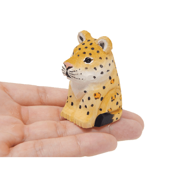 Leopard Jaguar Panther Figurine Decoration Statue Sculpture Wooden Spotted Wall Art Miniature Carved Small Animals Collectible