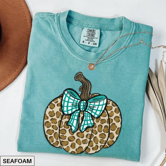 Leopard Pumpkin Coquette Season Day Vintage Fall Autumn V2 T-Shirt