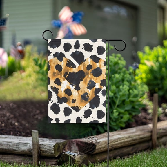 Leopard Skin Heart Garden Flag Double Sided Outdoor Banners for Courtyard Outdoor Lawn Farmhouse Holiday Decorations