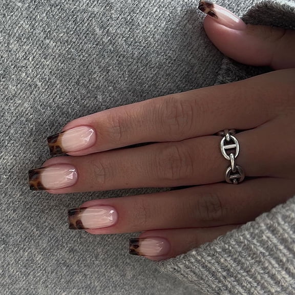 Leopard print press-on nails, medium short square shape, detachable fake nail tips.