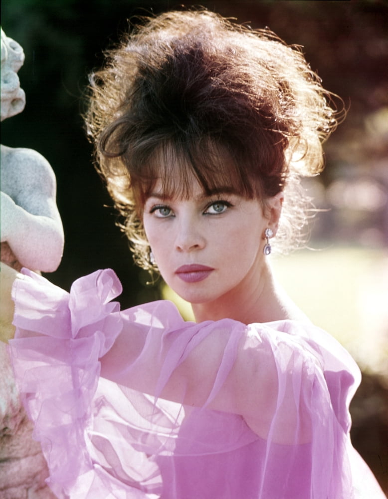 Leslie Caron 19 Canvas Art - (16 x 20)