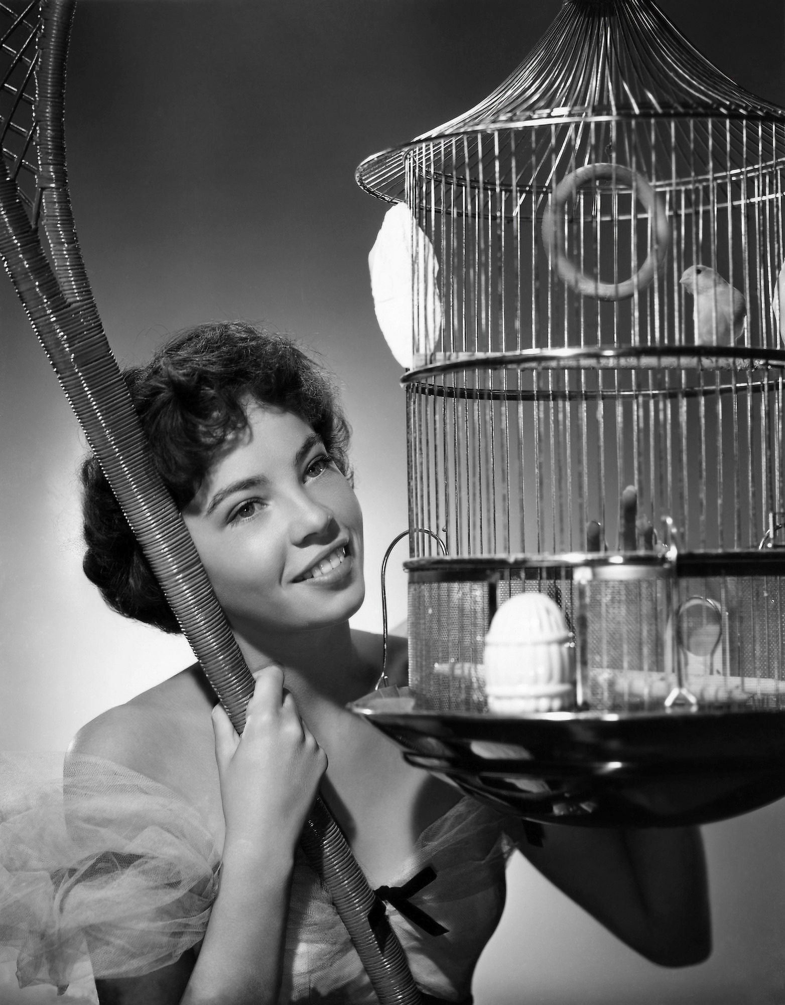 Leslie Caron Canvas Art - (16 x 20)