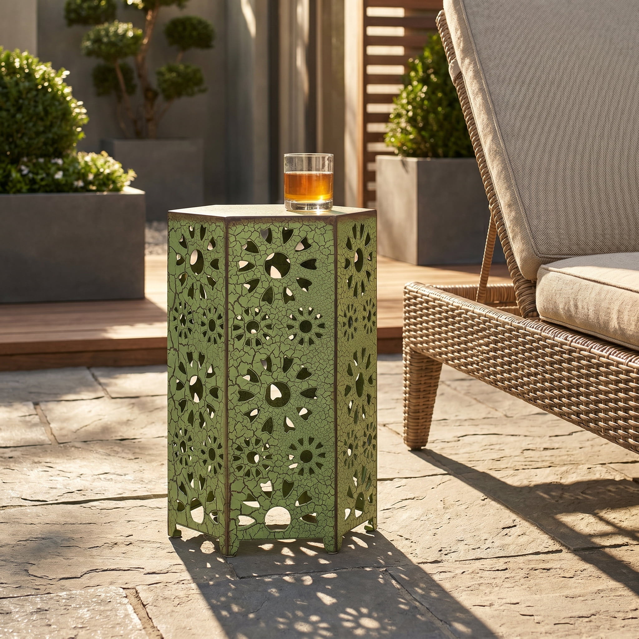 Leumius Outdoor Side Table,14" Side Table Lightweight Iron Table,Indoor Outdoor Accent Table for Patio Balcony Living Room,Green