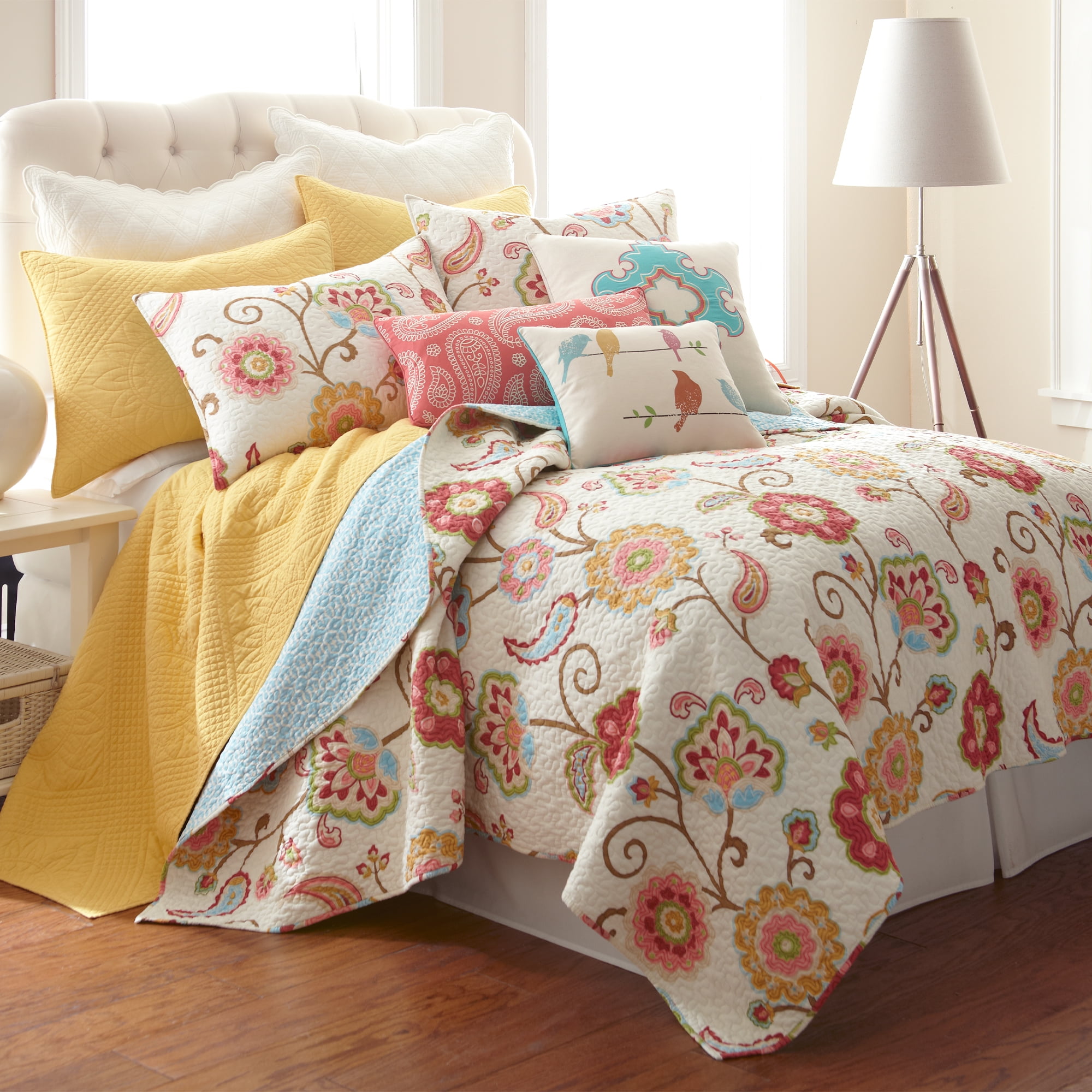 Ivory Floral Cotton Twin Quilt Set with Reversible Design